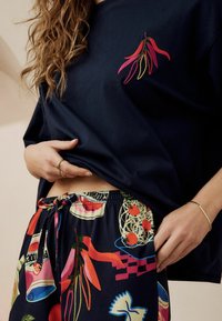 Next SHORT SLEEVE SET - Set lenjerie de noapte - navy chillies