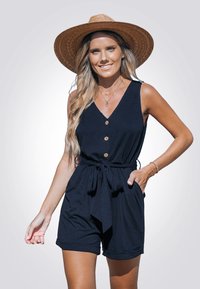 Mono negro sin mangas con escote en V, detalles de botones en la parte delantera y cintura con lazo. Tejido suave y corte casual, ideal para el verano.