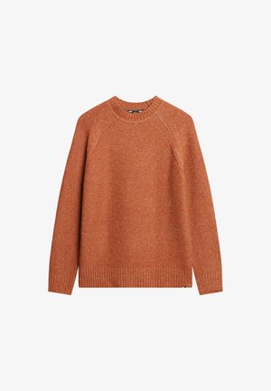 Suéter tejido de color óxido con cuello redondo, mangas raglán y puños y dobladillo acanalados, que presenta una tela texturizada y aberturas laterales.