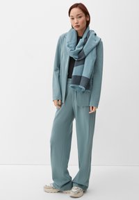 s.Oliver Sjaal - helles petrol