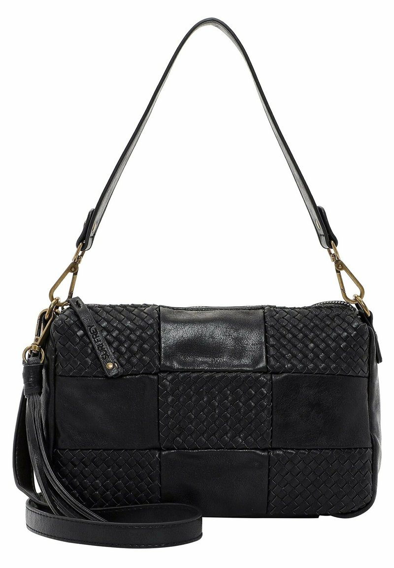 Sac bandoulière en cuir noir avec un design patchwork tissé et lisse, une quincaillerie dorée, un pompon amovible et une bandoulière réglable.