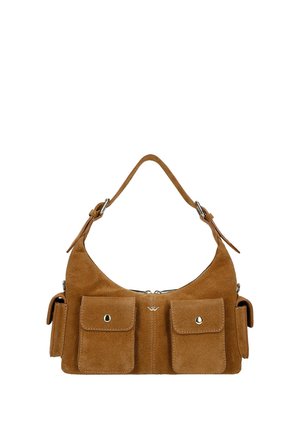 Borsa a tracolla in camoscio marrone con due tasche frontali con patta, tasche laterali, bottoni argentati e una tracolla corta regolabile.