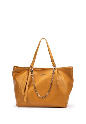 Bolso tote de cuero color bronce con dos correas para el hombro, acento de cadena plateada y logo de la marca sutil en el frente.
