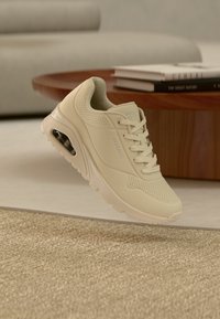 Nem kiválasztott, off white