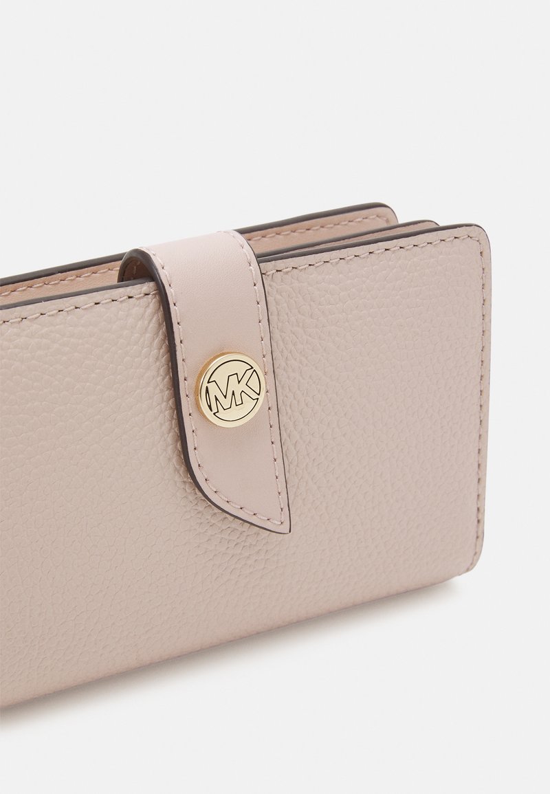 light pink michael kors wallet