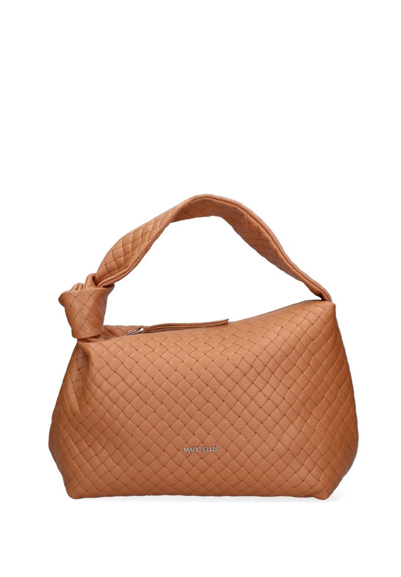 Sac à main en cuir tressé marron avec une poignée nouée et une fermeture éclair. Présente une texture lisse et un logo de marque bien en vue sur le côté.