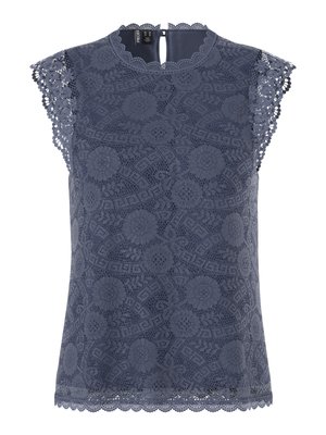 Blusa sin mangas de encaje azul marino con patrones florales, bordes festoneados en las mangas y el dobladillo, y un pequeño cierre de botón en la parte trasera.