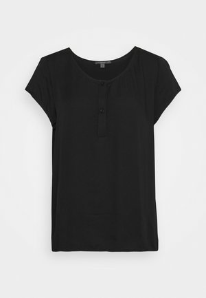 Musta lyhythihainen pusero, jossa on pyöreä pääntie ja kaksinappinen rintalista, esitettynä tasaisena valkoisella taustalla.