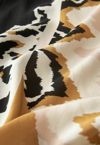 Next SPLICED LONGLINE KIMONO  - Viitta - animal print