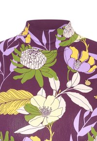 Lila korkeat kaulaosatoppi, jossa on kukkakuosi keltaisista, valkoisista ja vihreistä kukista, valmistettu sileästä ja joustavasta kankaasta.