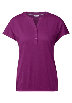 Paarse top met korte mouwen, een ronde halslijn en een 3-knopen pat. Gemaakt van zacht materiaal met een casual pasvorm en een gladde textuur.