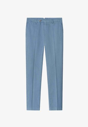 Lichtblauwe slim-fit broek met steekzakken aan de voorkant, riemlussen, knoopsluiting en een gulp met rits, plat weergegeven op een witte achtergrond.
