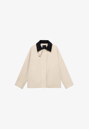 Béžová bunda s čiernym kordovým golierom, s bočnými vreckami a priamym strihom. Vyrobená z ľahkej tkaniny, navrhnutá na všestranné využitie.