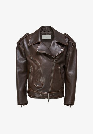 Giacca da motociclista in pelle marrone scuro con ampio colletto, cerniera frontale asimmetrica, tasche con cerniera, tasca con bottone a pressione, epaulette sulle spalle e cintura in vita.