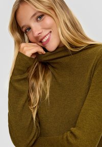 QS - Sweter