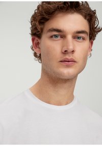 s.Oliver STRETCH - T-Shirt basic - weiß