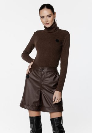 - Sweter