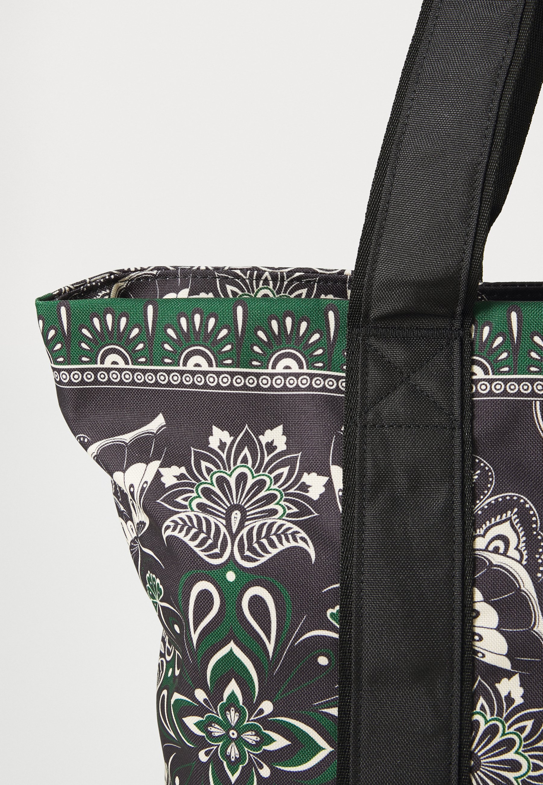 花柄☆アディダスOriginals x Liberty London Mini Bowling Bag Adidas x Liberty London Mini Bowling Bag | Liberty