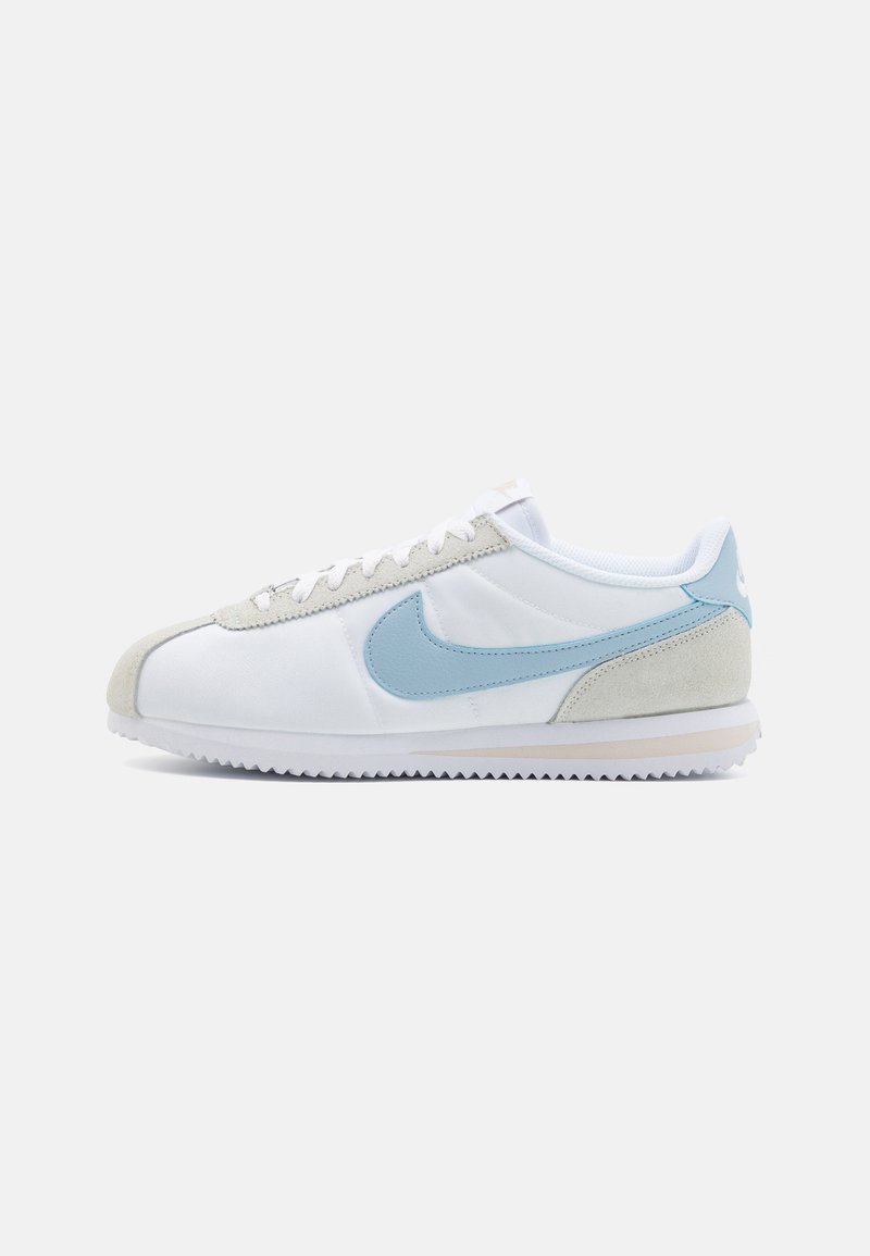 nike cortez trainers white