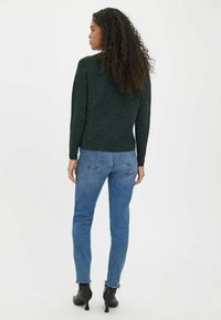 Vero Moda VMDOFFY - Pulover - pine grove