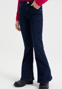WE Fashion BLUE RIDGE - Široké džíny - blue