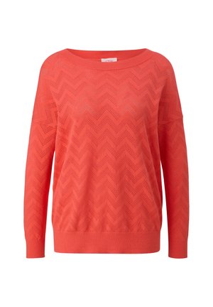 Korallfarbener Pullover mit lockerer Passform, präsentiert im Zickzackmuster, mit weitem Halsausschnitt und gerippten Bündchen. Hergestellt aus einem leichten, atmungsaktiven Strickmaterial.