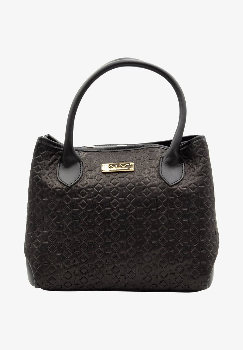Czarna torba na ramię z wytłoczonym wzorem w diamenty, podwójnymi rączkami na górze i złotą tabliczką z logo. Gładka tekstura z kontrastującymi ciemnymi akcentami.