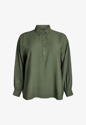 Blusa verde oliva a maniche lunghe con colletto e polsini con bottoni, dotata di una chiusura frontale con cinque bottoni.