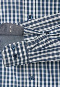 Blauw-wit geruite shirt met een knoopsluiting, van katoen, versterkte naden en donkerblauwe knopen op de manchetten en de voorkant.