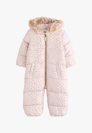 Mono de nieve para bebé acolchado de color rosa claro con capucha forrada de piel sintética y pequeños estampados de estrellas, con cremallera frontal y dos bolsillos.