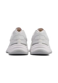 Witte sportschoenen met een gladde leren bovenkant, meshaccenten en een gestructureerde rubberen zool. Voorzien van een stevige hielcounter en logo.