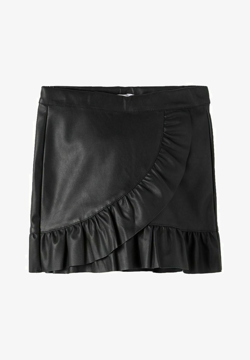 Mini-jupe en similicuir noir avec style portefeuille et bordure volantée sur le devant et l'ourlet.