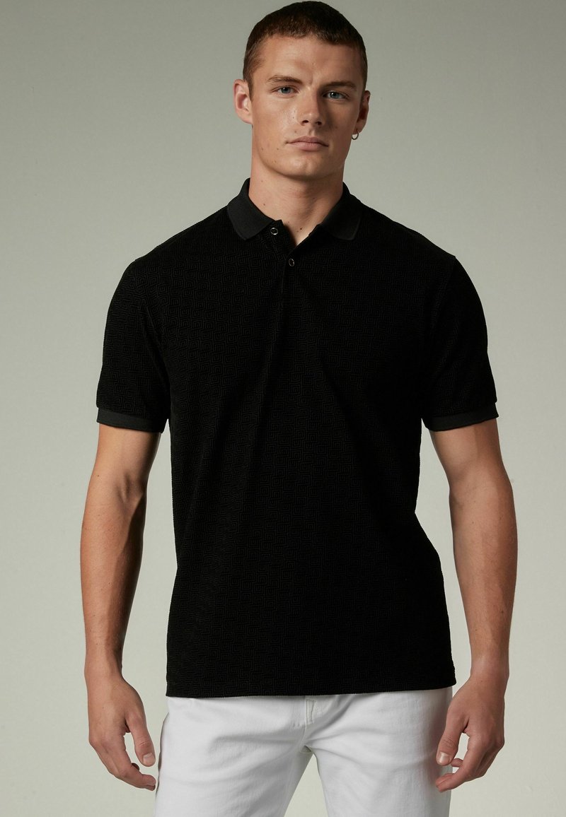 Next FLOCKED - Polo krekls - black geo
