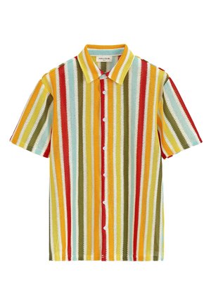 Chemise à col à manches courtes avec des rayures verticales colorées en jaune, vert, rouge et bleu. Elle possède un bouton sur le devant et un tissu texturé.