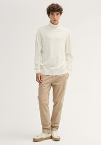 TOM TAILOR DENIM BASIC ROLLKRAGEN - Strickpullover - wool white