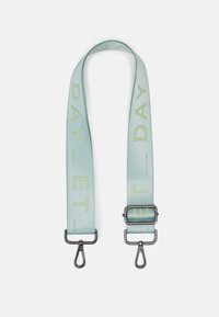 Světlomodrý textilní pásek s potiskem "DAY ET" v limetkové barvě. Funkční kovové spony na obou koncích pro připevnění. Hladký povrch.