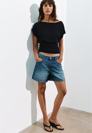 PULL&BEAR, GATHERED ASYMMETRIC - TOP - T-shirt con stampa - black