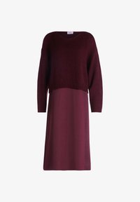 Ausgewählt, burgundy grape