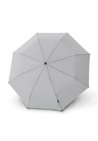 Lichtgrijze paraplu met acht panelen, zwarte centrale hub en kleine zwarte uiteinden aan elke paneelrand.