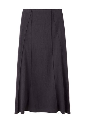 Falda midi negra con sutiles detalles de costuras verticales y una ligera campana en el dobladillo, hecha de tela texturizada.