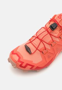 Salomon SPEEDCROSS 6 - Löparskor terräng - emberglow/fusion coral/flame scarlet
