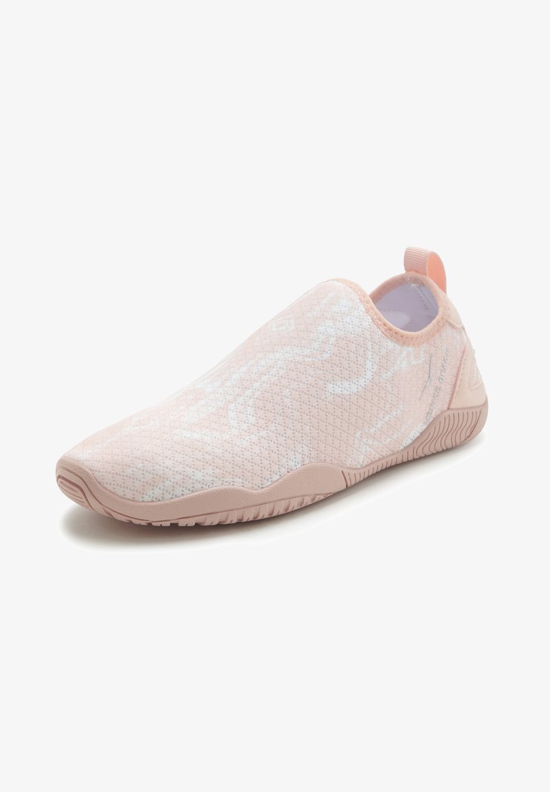 Helle rosa Slipper mit einem luftdurchlässigen Mesh-Obermaterial, strukturierten Oberflächen und einer flexiblen Gummisohle. Verfügt über eine Zuglasche an der Ferse.