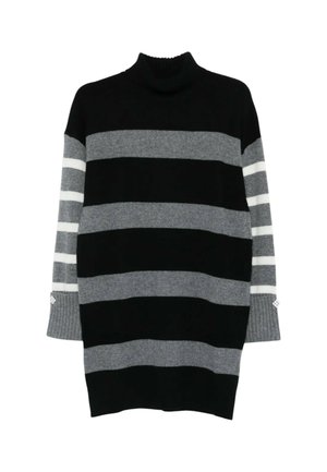 Suéter de cuello alto con rayas negras y grises de diferentes anchos, puños acanalados y un ajuste holgado. La tela parece suave y texturizada.