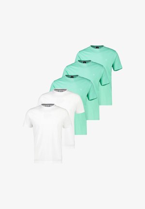 To hvide og tre mintgrønne ensfarvede T-shirts med rund hals og korte ærmer, arrangeret i en forskudt række.