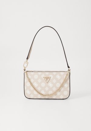 Sac à épaule beige avec une chaîne dorée, présentant un motif de logo et un contour noir. La surface a une texture lisse et un design épuré.