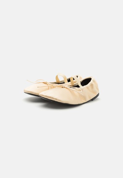 Proenza Schouler GLOVE BALLET FLATS - Sabrinas com tira no tornozelo - light/pastel yellow