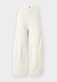 Široké kordové kalhoty ve světlém béžovém odstínu, s jemně žebrovanou strukturou, klasickým zapínáním na knoflík a jednoduchými postranními kapsami.