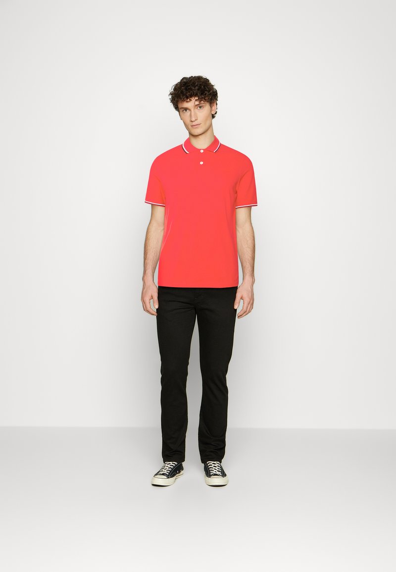 Herren T-Shirts basic | Bugatti Poloshirt red/rot - IV56328 Herren T-Shirts basic | Bugatti Poloshirt red/rot - IV56328