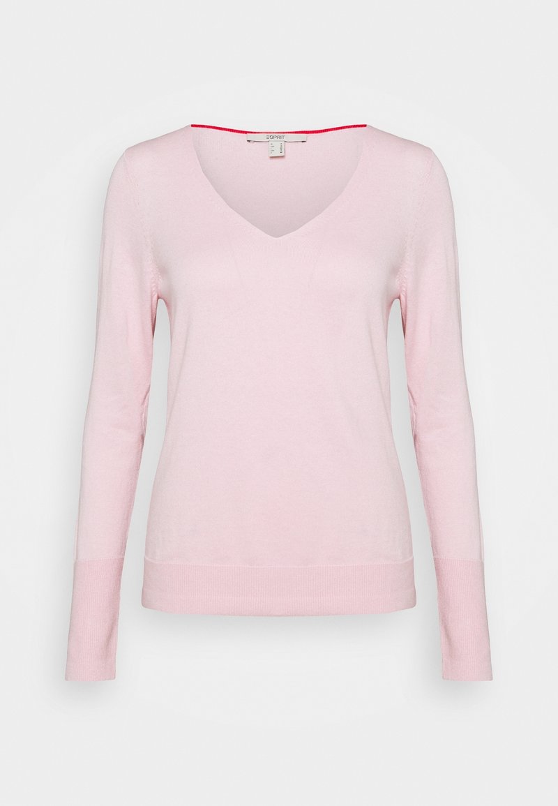Pull rose clair à col en V à manches longues avec poignets et ourlet côtelés, présenté sur un fond blanc uni.