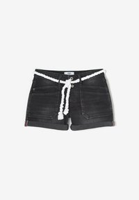 Shorts en denim noir avec un lien de taille en corde blanche tressée, quatre poches et des ourlets roulés. Présente une couture de couleur contrastée au niveau de l'ourlet.